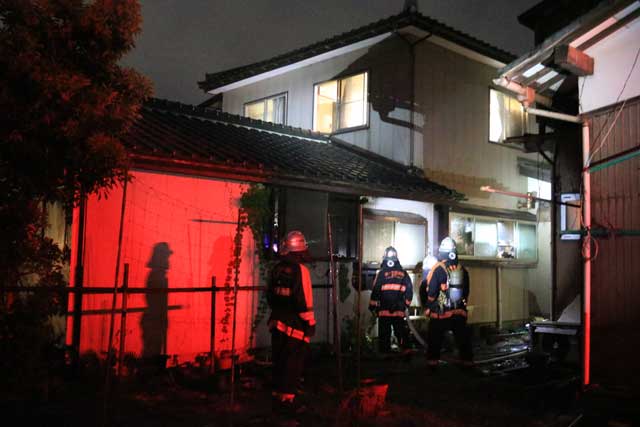 燕市吉田堤町の火災現場