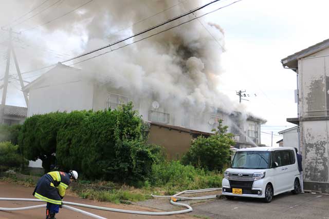 火事があった燕市花園町の県営住宅