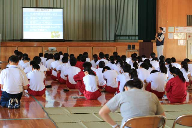 土木の役割を学ぶ出前授業