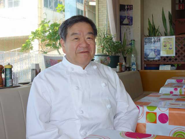 店主の牛腸さん