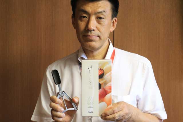 ゴトウ熔接の初めての自社製品にぎり寿司成形器「すしトング」