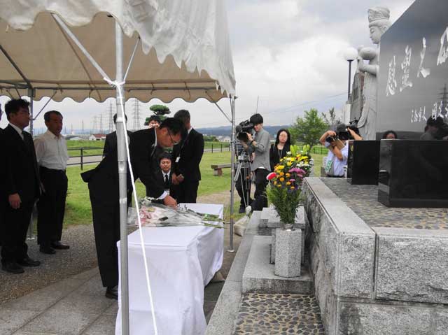 7.13水害から14年で五十嵐川水害復興記念公園で黙とう