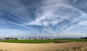 26日に三条市下須頃から東側の空