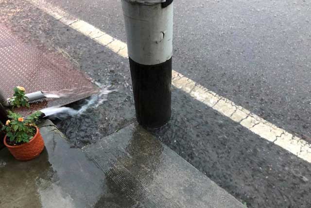 公開放送が終わると加茂市内は猛烈な雨（読者提供写真）
