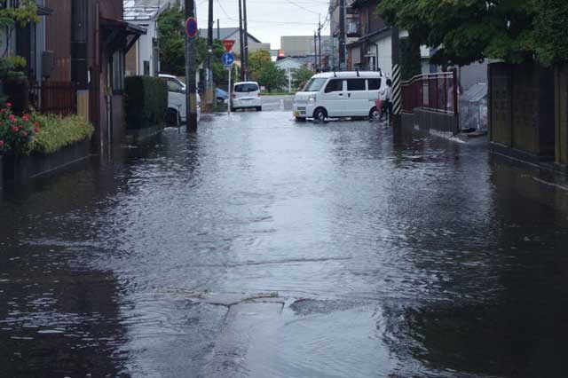 三条市興野1の冠水