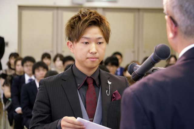 平沢さんが成人者の宣誓