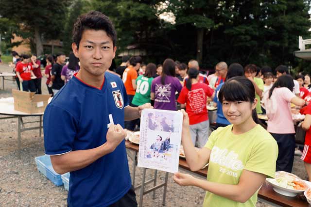 立教大学体育会応援団の黒田団長(左)と藤掛主務