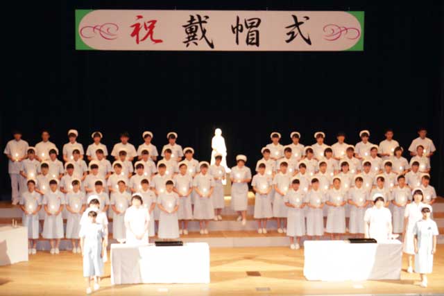 加茂暁星高校看護科の戴帽式