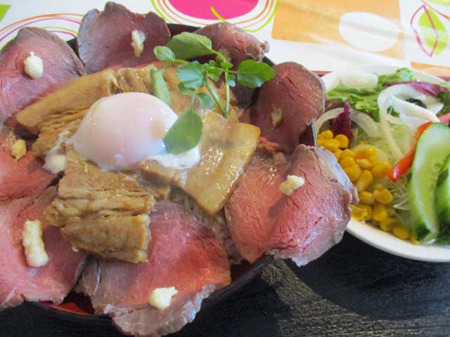 ビーフ・ホエー豚丼