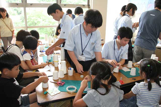 科学ショー「ふわふわ博士のおもしろ科学実験」
