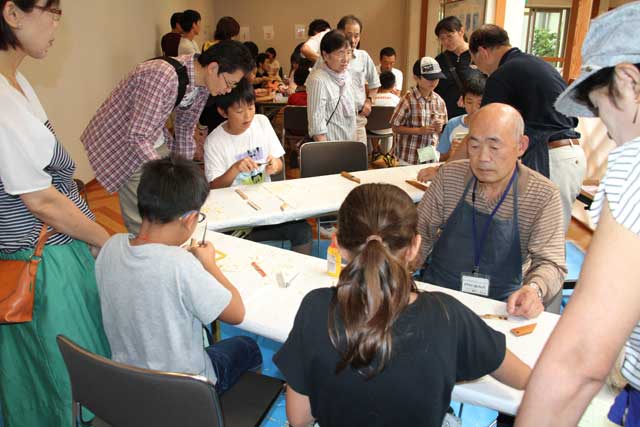 「竹とんぼを飛ばして遊ぼう！」弥彦明るい未来を考える会