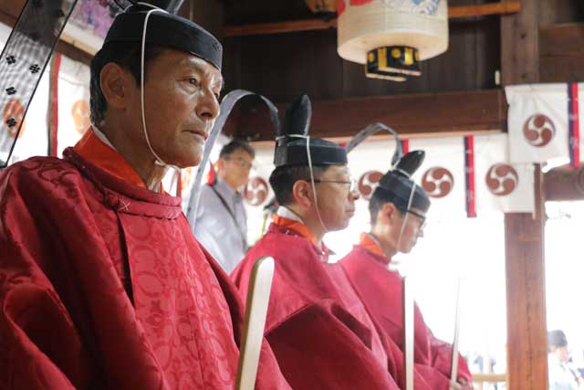 左から燕戸隠神社の星野宮司、信州戸隠神社の水野宮司、弥彦神社の米山禰宜