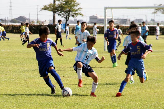 「燕ロータリークラブ杯サッカー大会U-12」の1日目