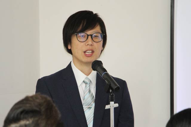 あいさつするMGNETの武田代表取締役
