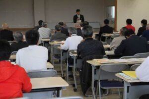 燕市議選の立候補予定者説明会