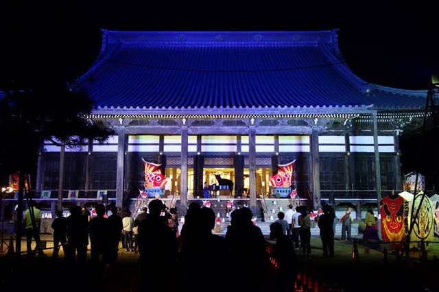 三条別院本堂のライトアップ
