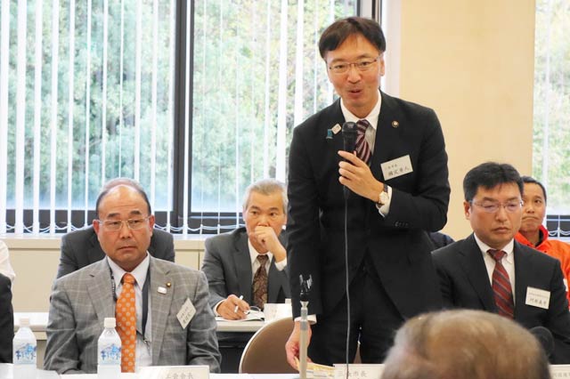 国定三条市長