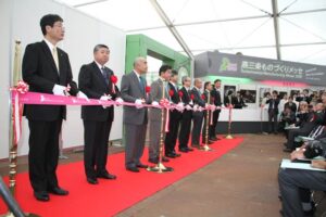 「燕三条ものづくりメッセ」開会式のテープカット