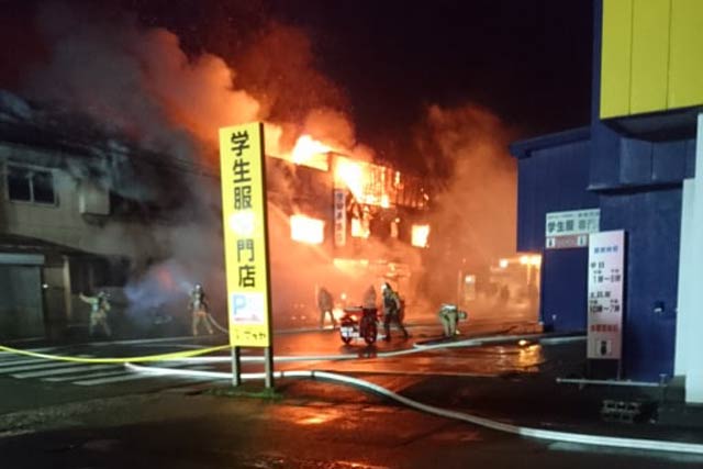 炎上中の火災現場