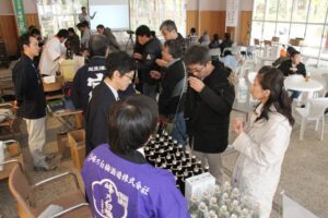 西蒲5蔵の日本酒を飲み比べ 5蔵合同山林保護プロジェクトもスタート