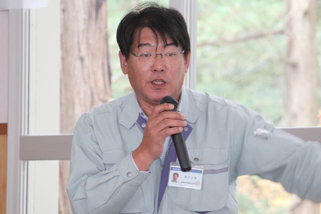 山林保護プロジェクトについて講演するJA越後中央弥彦営農センターの鈴木光英センター長