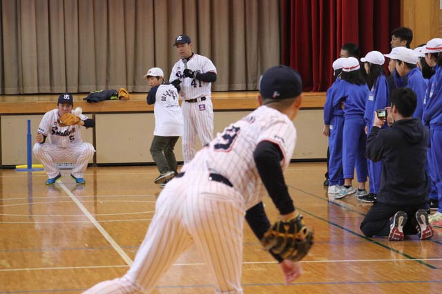 初めて小学校で行った燕南小での野球クリニック