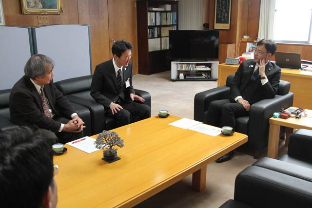国定市長と歓談
