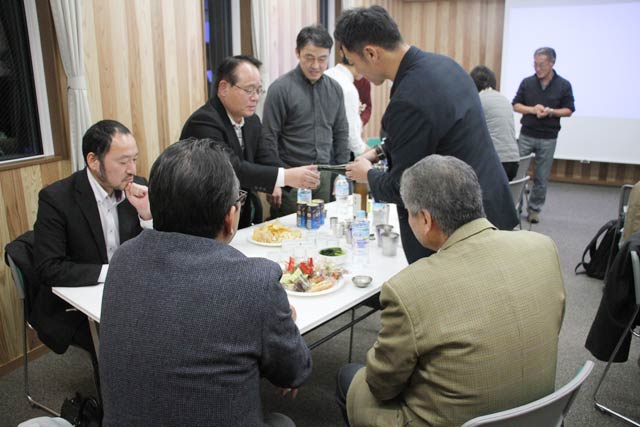 講演のあとは交流会