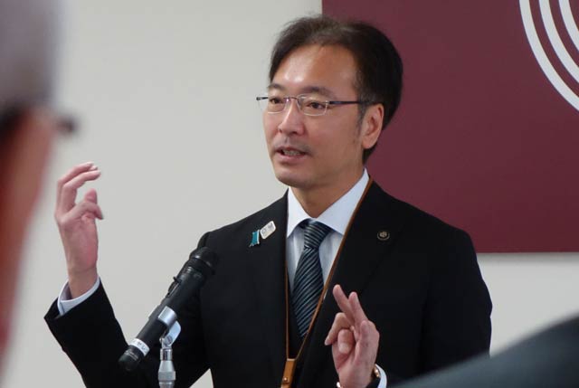 年頭のあいさつを行う国定三条市長