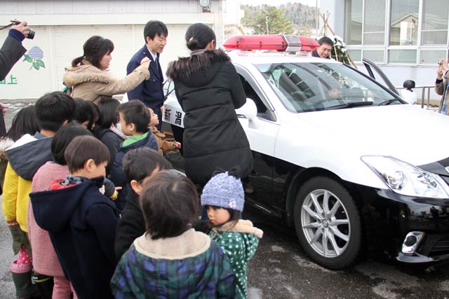 パトカー体験乗車