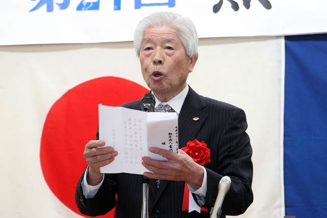 熟年成人者代表で謝辞を述べる堀さん