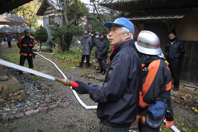 旧武石家住宅で行われた防火訓練