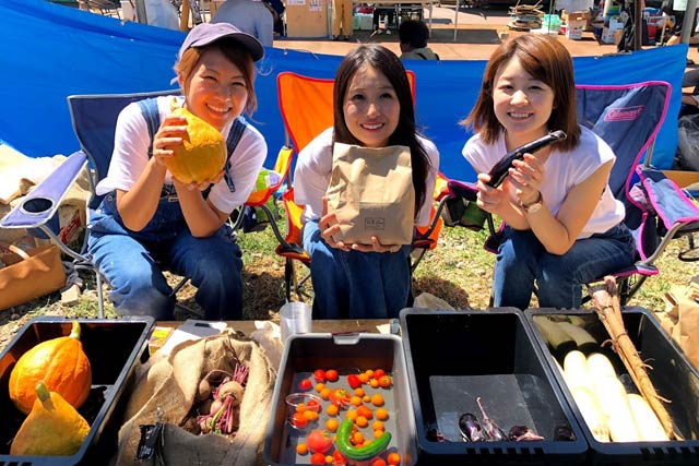 2018年の盆に三条市の二・七の市に出店した農業Crew