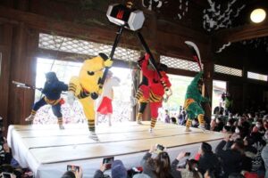 本成寺の節分大祈願会の鬼踊り