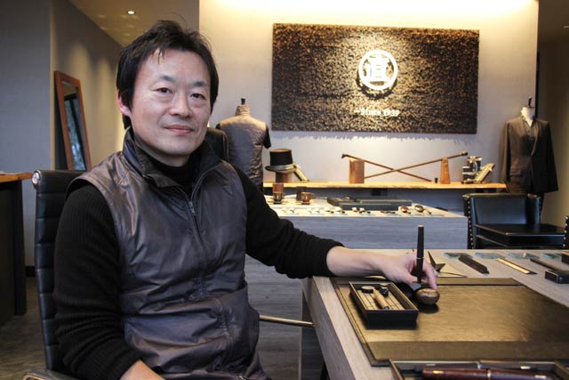 マルナオファクトリーショップで福田社長
