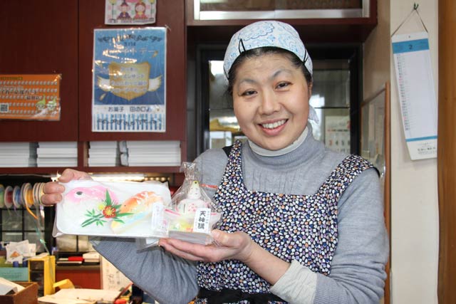 天神講菓子を販売する見附市の田の口屋