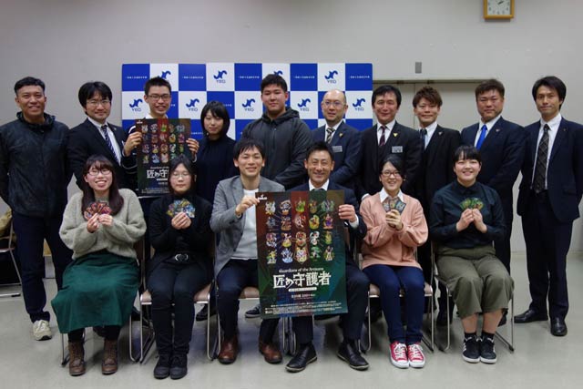 発表会で青年部とキャラクターを制作した専門学校生