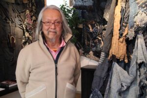 国内外で活躍する上原木呂さんが初めてぼろを素材にした個展
