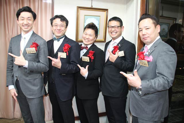卒業した左から高橋利明さん、田中洋志さん、石附誠さん、中林邦朗さん、山本和広さん