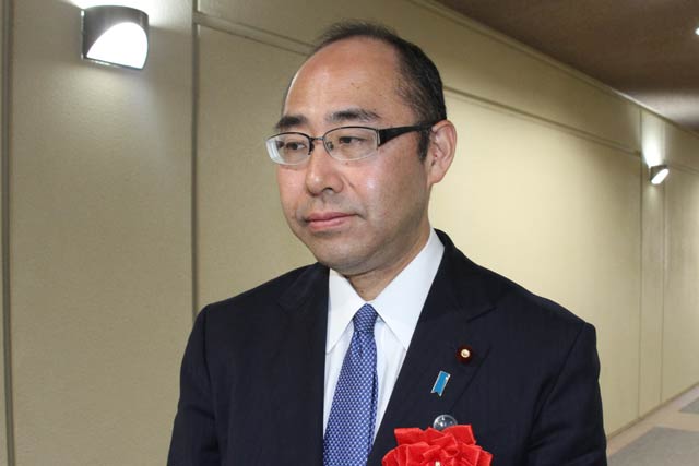燕市成人式に出席した細田氏