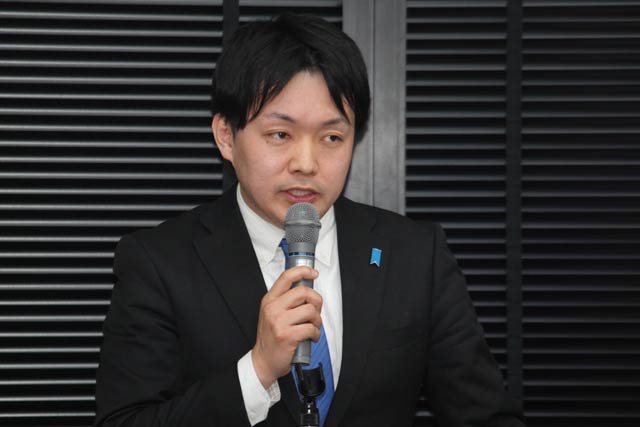 河原井氏