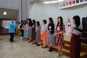 出席11人すべてをミス雪椿候補者に