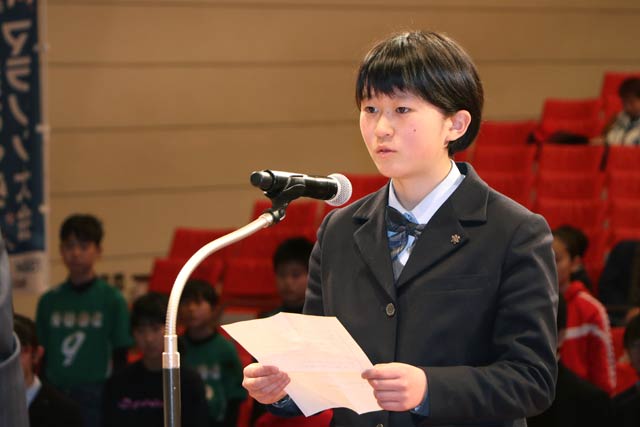 表彰者代表で謝辞を述べる須藤さん