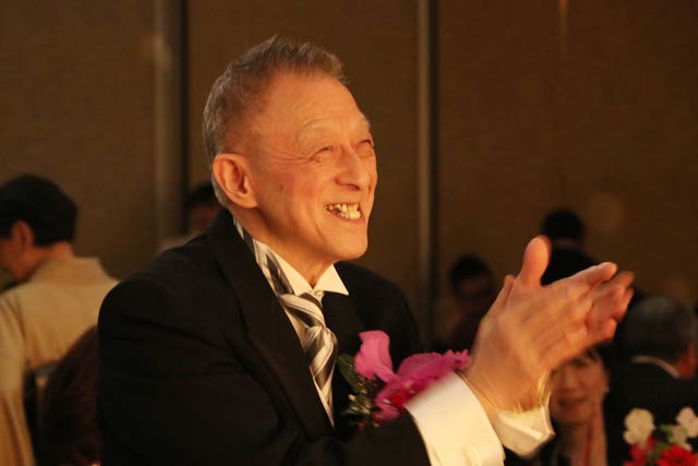 アトラクションを喜ぶ勝二さん