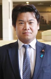 鷲尾衆院議員