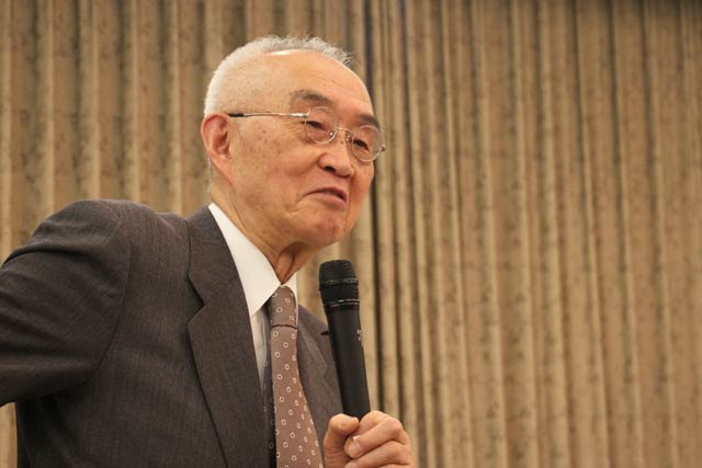 名誉顧問の月尾東大名誉教授