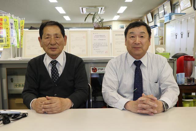 大河津建設の波潟会長(左)と伊藤社長