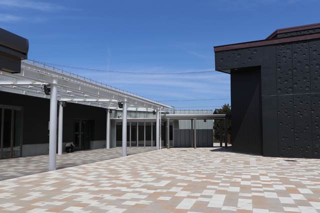 19日にリニューアルオープンする燕市産業史料館の屋外交流広場