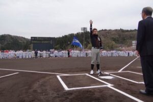 三条野球連盟開幕式に65チームから約650人が結集
