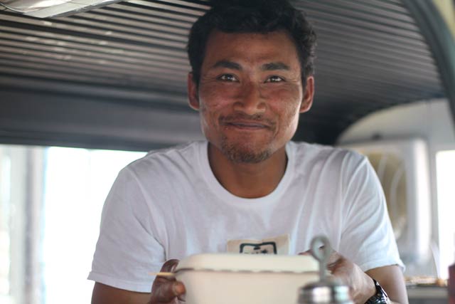 キッチンカー「BALI JAYA」のシェフはバリ人の本格派